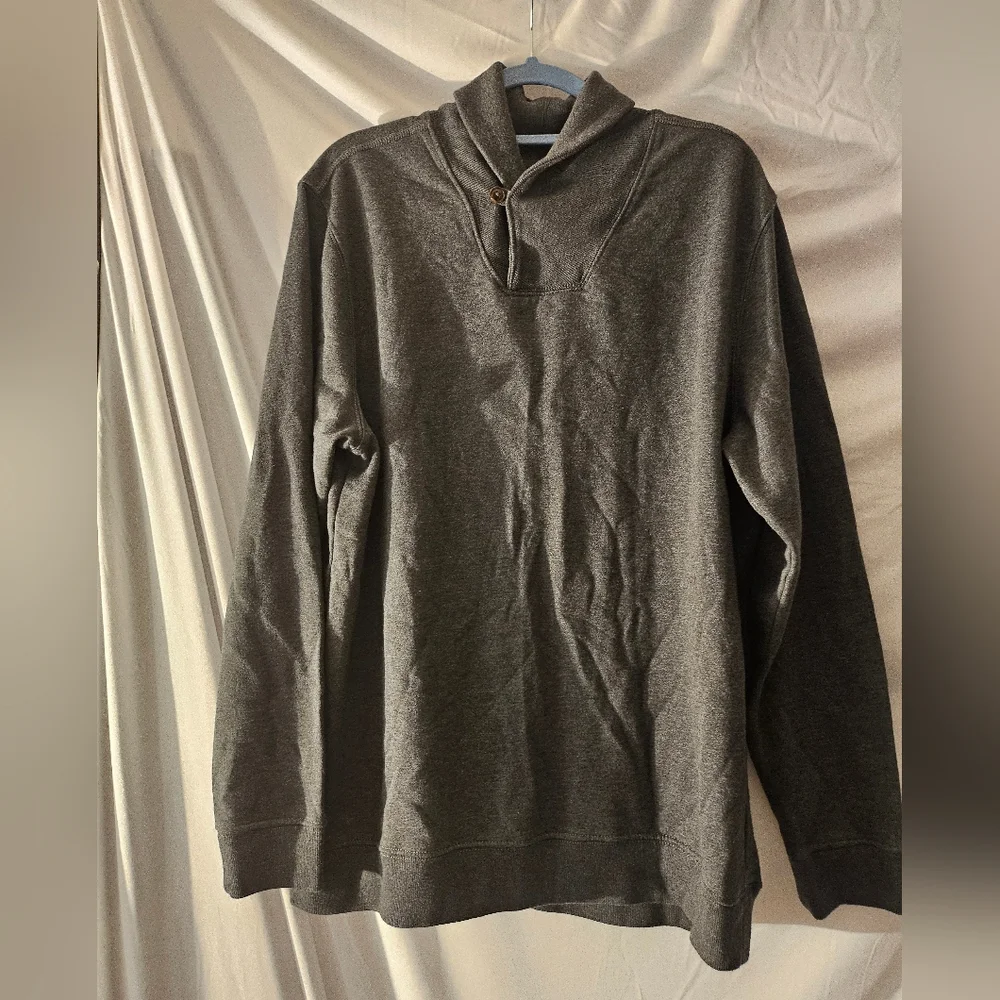 Old Navy shawl‎ collar pullover sweatshirt in a heathered charcoal gray.